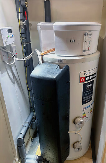 https://landsdalehotwater.com.au/uploads/2025/06/electric-hot-water-system-70649.jpg