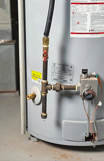 https://landsdalehotwater.com.au/uploads/2025/06/gas-hot-water-system-65811.jpg