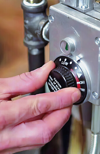 https://landsdalehotwater.com.au/uploads/2025/06/hot-water-servicing-70418.jpg