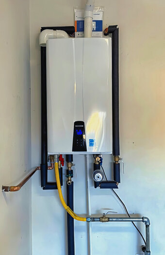 https://landsdalehotwater.com.au/uploads/2025/06/instant-hot-water-systems-63860.jpg