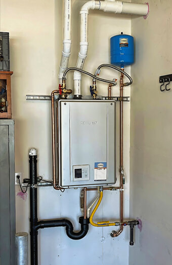 https://landsdalehotwater.com.au/uploads/2025/06/instant-hot-water-systems-98444.jpg